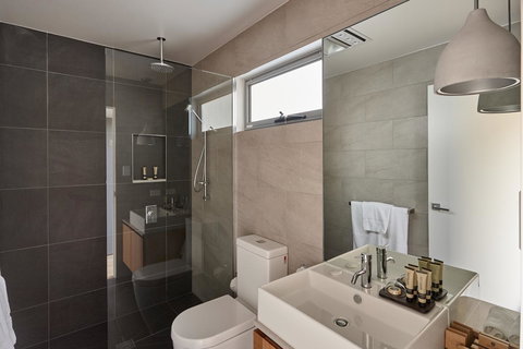 Rosevears Riverview Hotel - Accommodation NT 12