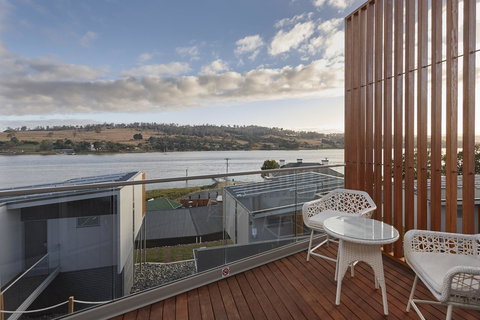 Rosevears Riverview Hotel - Accommodation NT 14