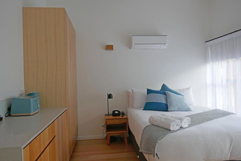 Rosevears Riverview Hotel - Accommodation NT 4