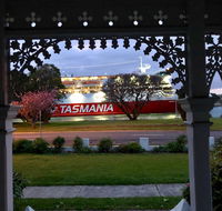 Riverbank villa - 4 bedroom house villa - Accommodation NT