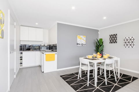 Views Forever - Devonport - Accommodation NT 7