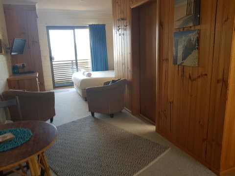 Blue Seas Holiday Villas - Accommodation NT 25