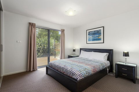 170 Hazards View Drive - Unit 2 - NT Tourism 7