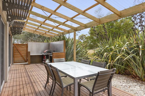 170 Hazards View Drive - Unit 2 - NT Tourism 12