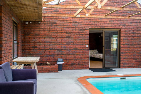 Acton Park Holiday Units - Accommodation NT 18