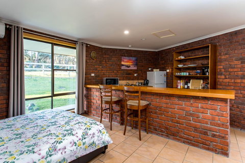 Acton Park Holiday Units - Accommodation NT 17