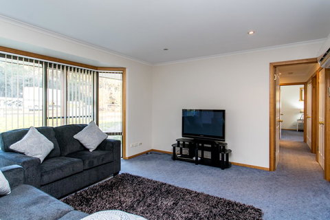 Acton Park Holiday Units - Accommodation NT 8