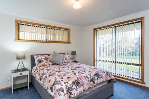 Acton Park Holiday Units - Accommodation NT 7