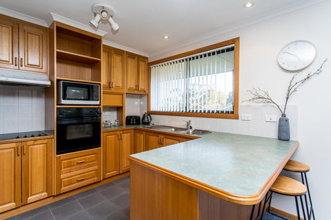 Acton Park Holiday Units - Accommodation NT 9