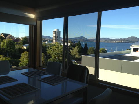Reflections On The Bay - Accommodation NT 8