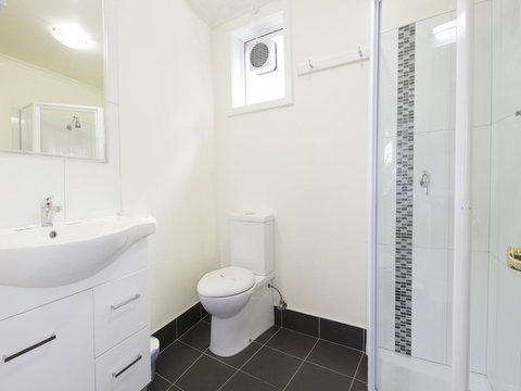 Graham Apartments - Accommodation NT 10