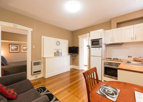 Graham Apartments - Accommodation NT 40