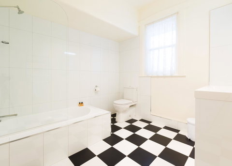 Graham Apartments - Accommodation NT 22