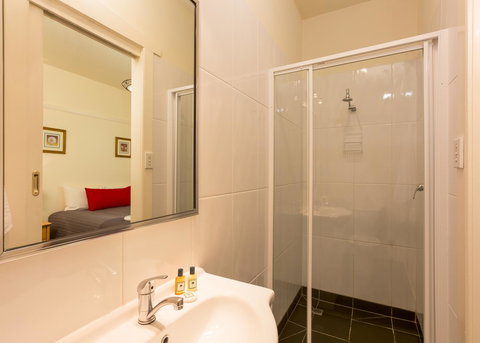 Graham Apartments - Accommodation NT 24