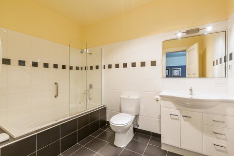 Graham Apartments - Accommodation NT 36