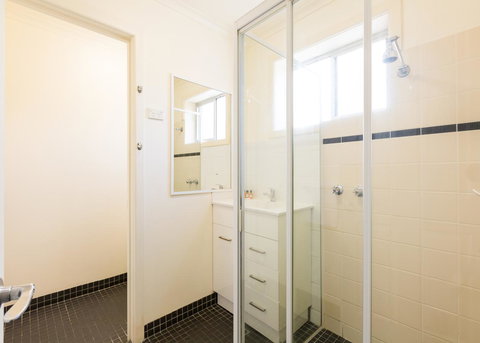 Graham Apartments - Accommodation NT 16