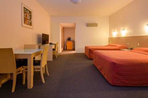 Mayfair Plaza Motel And Apartments - NT Tourism 6