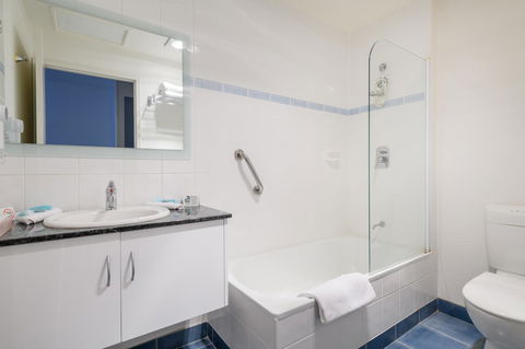 Mayfair Plaza Motel And Apartments - NT Tourism 8