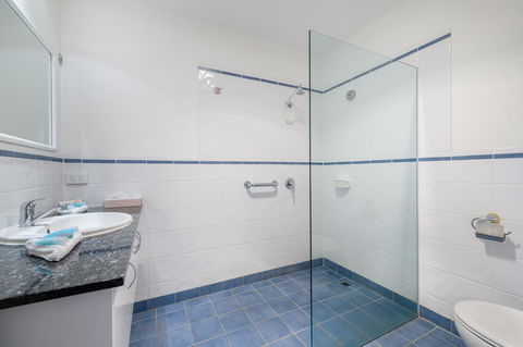 Mayfair Plaza Motel And Apartments - NT Tourism 9