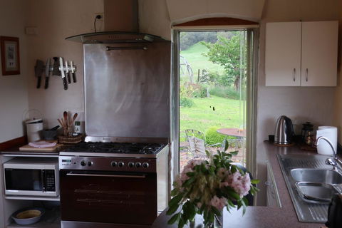 Cherry Top Farmstay - Boutique Eco Village - NT Tourism 18