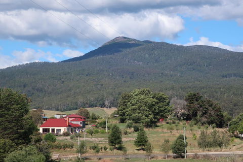 Cherry Top Farmstay - Boutique Eco Village - NT Tourism 4