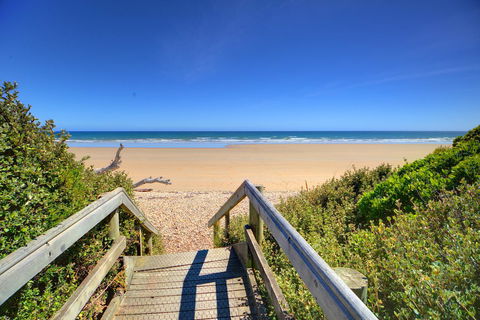 Amare Beachside Luxury - NT Tourism 24