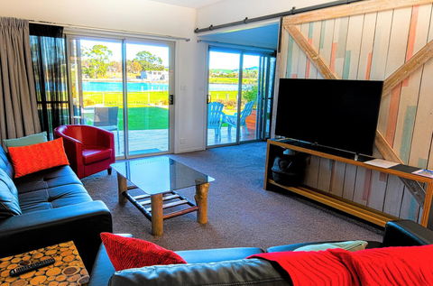 Ulverstone River Edge HolidayApartments - NT Tourism 6