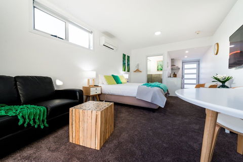 Ulverstone River Edge HolidayApartments - NT Tourism 3