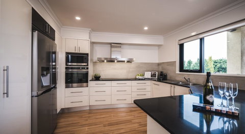 Russell House - Accommodation NT 25