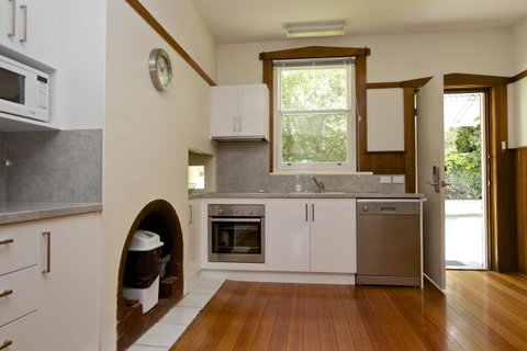 Grosvenor Court Apartments - Accommodation NT 9
