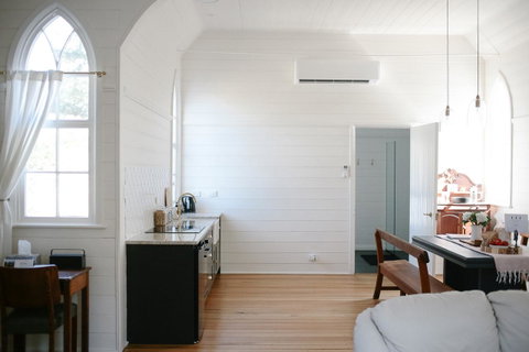 Old White Church Bed & Breakfast - Accommodation NT 18