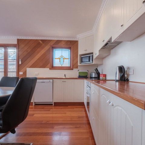 Cod Rock Point - Accommodation NT 9