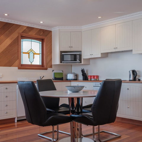 Cod Rock Point - Accommodation NT 10