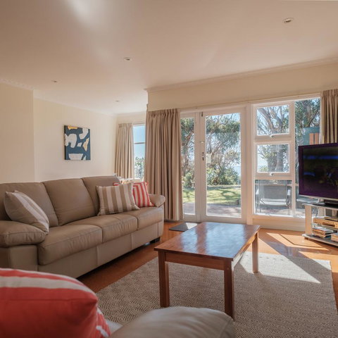 Cod Rock Point - Accommodation NT 17