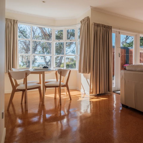 Cod Rock Point - Accommodation NT 13