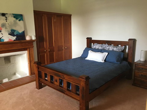 CLAYFIELD HOMESTEAD - Rustic Country Accommodation - Accommodation NT 10