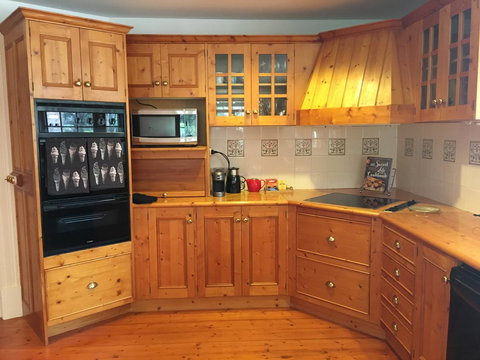 CLAYFIELD HOMESTEAD - Rustic Country Accommodation - Accommodation NT 6