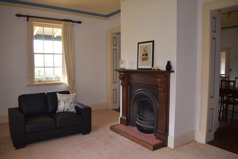 CLAYFIELD HOMESTEAD - Rustic Country Accommodation - Accommodation NT 9