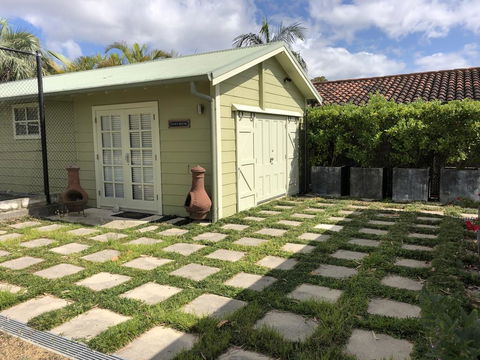 NEW: Tranquil Retreat -The Barn House Ingleside, Northern Beaches - NT Tourism 0