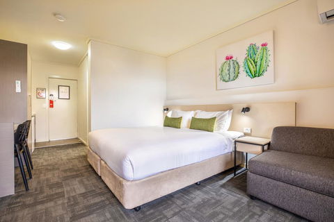 Nightcap At Shoppingtown Hotel - Accommodation NT 0