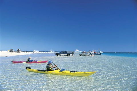 Ningaloo Coral Bay Backpackers - NT Tourism 1