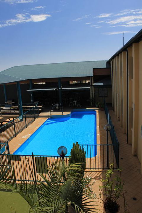 Ningaloo Coral Bay Backpackers - NT Tourism 3