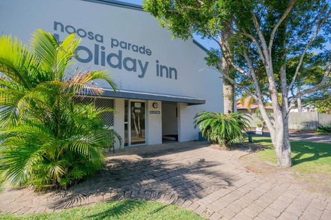 Noosa Parade Holiday Inn - Accommodation NT 2