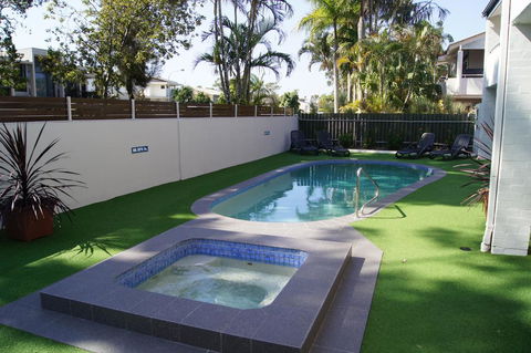 Noosa Parade Holiday Inn - Accommodation NT 0