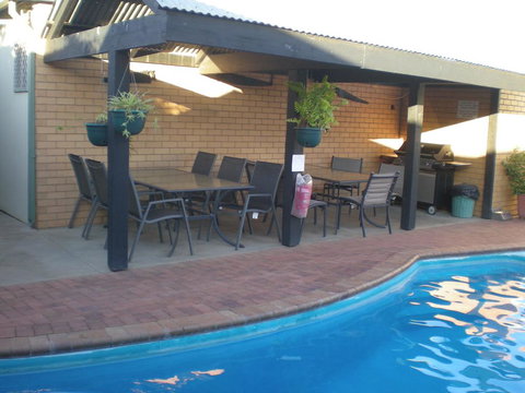 Oasis Motor Inn - Accommodation NT 0