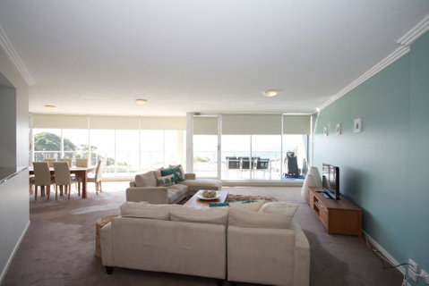 Oasis, Unit 11/5 Laman Street - Accommodation NT 0