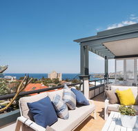 Ocean Views on Coogee Beach - NT Tourism
