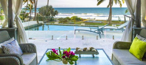 Oceans Edge Beach House At Oak Beach - NT Tourism 0