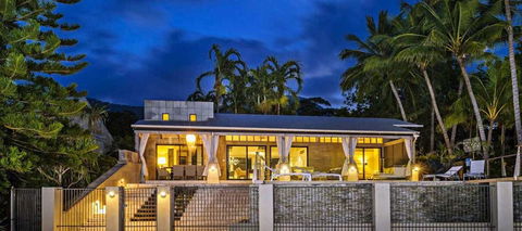 Oceans Edge Beach House At Oak Beach - NT Tourism 3