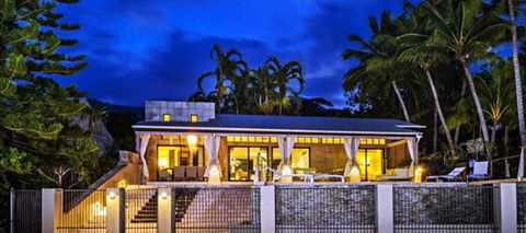 Oceans Edge Beach House At Oak Beach - NT Tourism 1